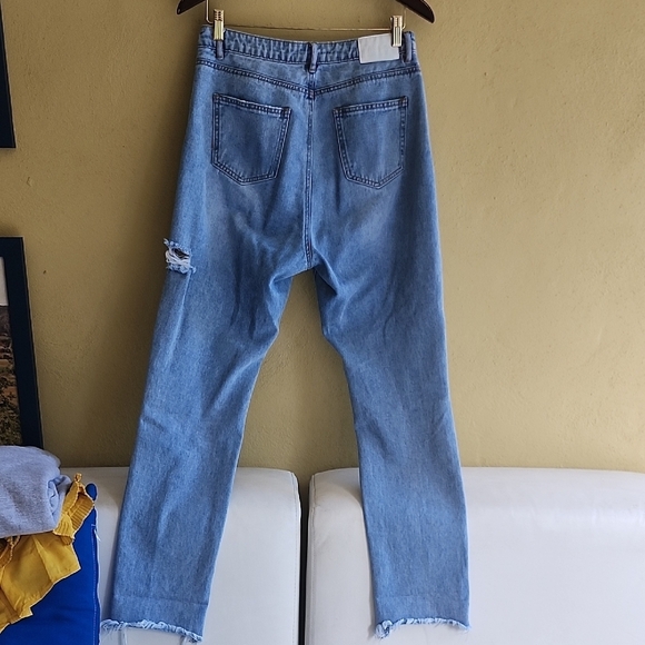 Missguided + Light Blue Distressed Straight Leg Jeans - Picture 5 of 9